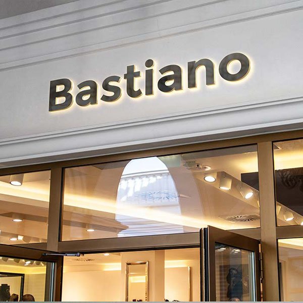 تصنيع لوحات محلات مضيئة حروف بارزة