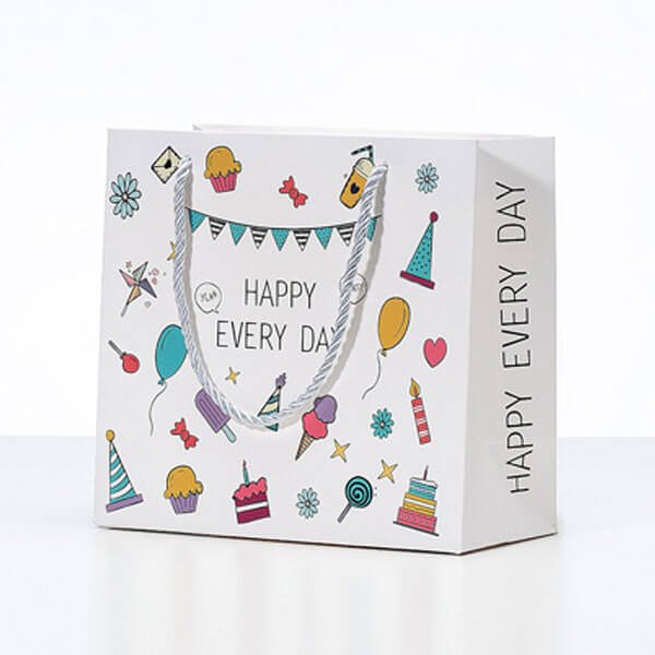 طباعة اكياس ورقية بالجملة حسب الطلب