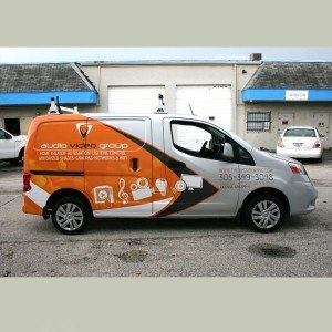 تركيب ستيكر سيارات تسويقية