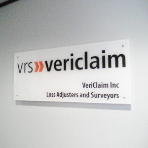 طباعة وتركيب لوحات اكريليك